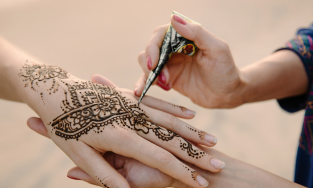 Raj Nayak Mehandi Art, Belgaum